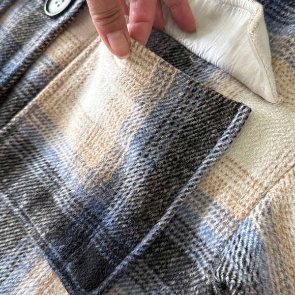 Plaid Shacket size Small - Picture 13 of 13